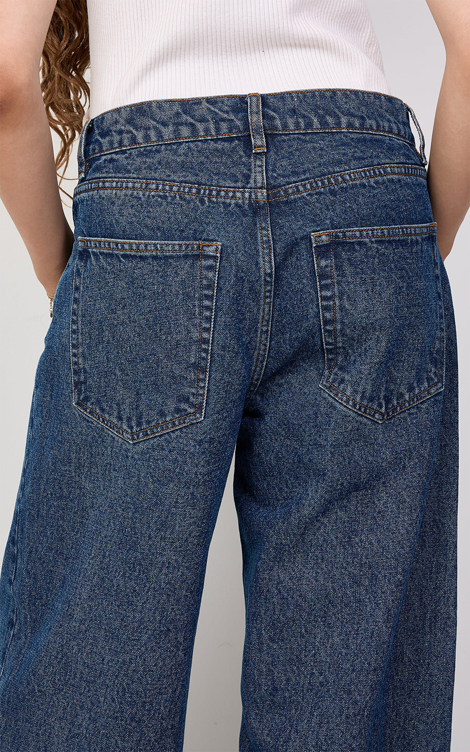zoom in on Jeans Broek image Jeans Broek image