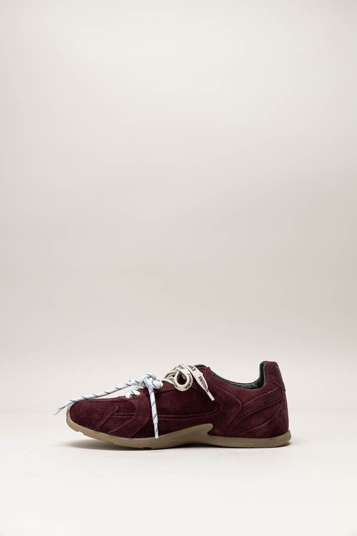 Bordeaux Sneaker image