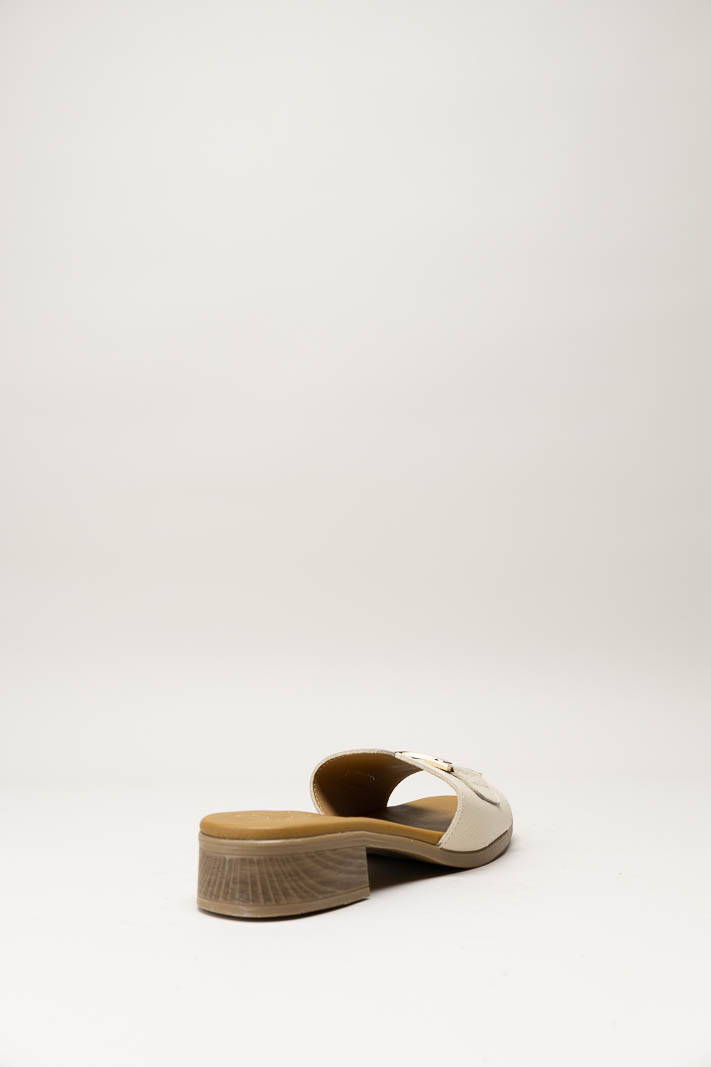 Lichtbeige Muiltje image