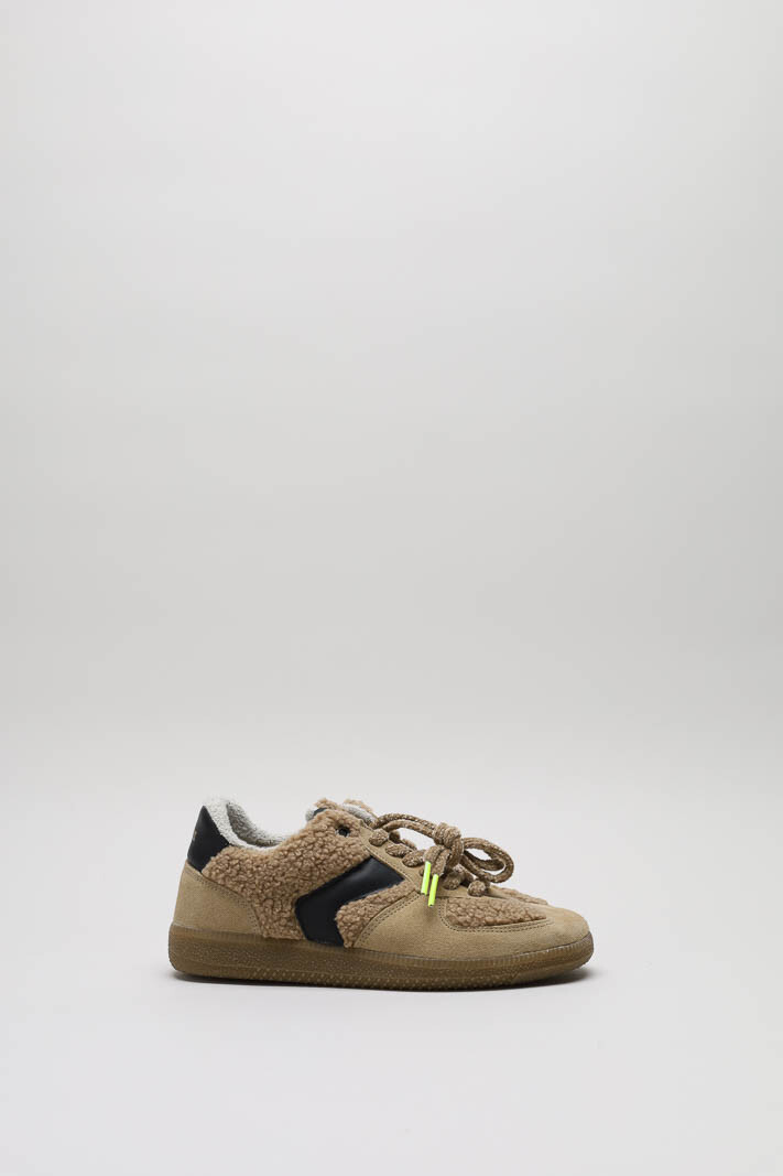 Camel Sneaker