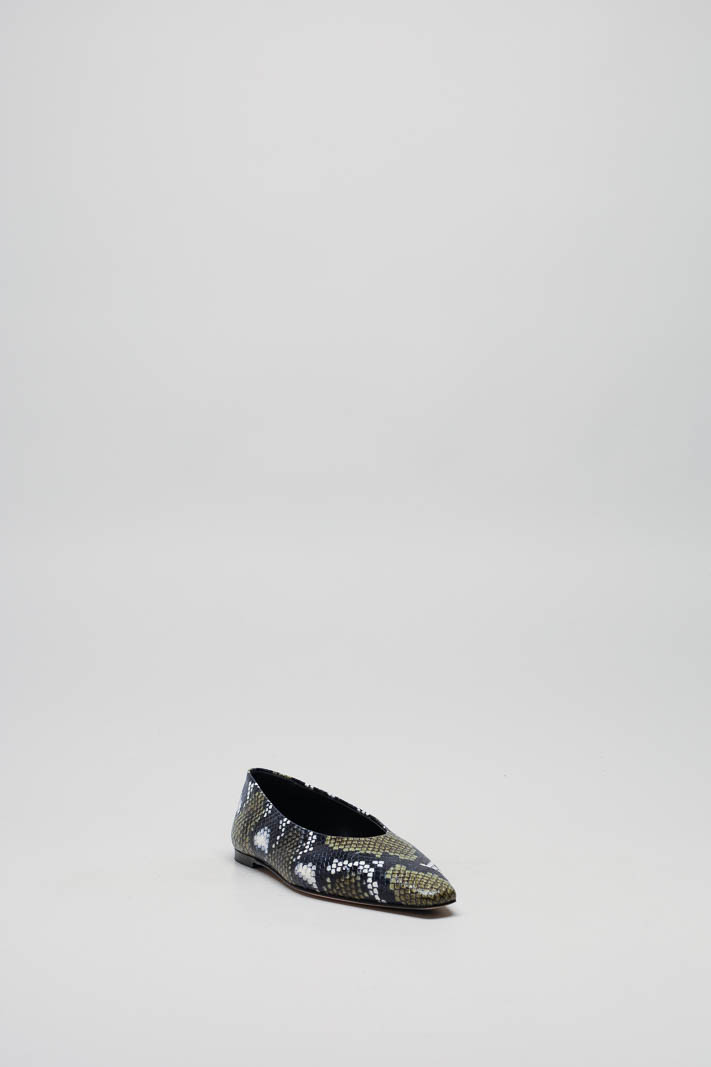 zoom in on Kaki Ballerina image Kaki Ballerina image