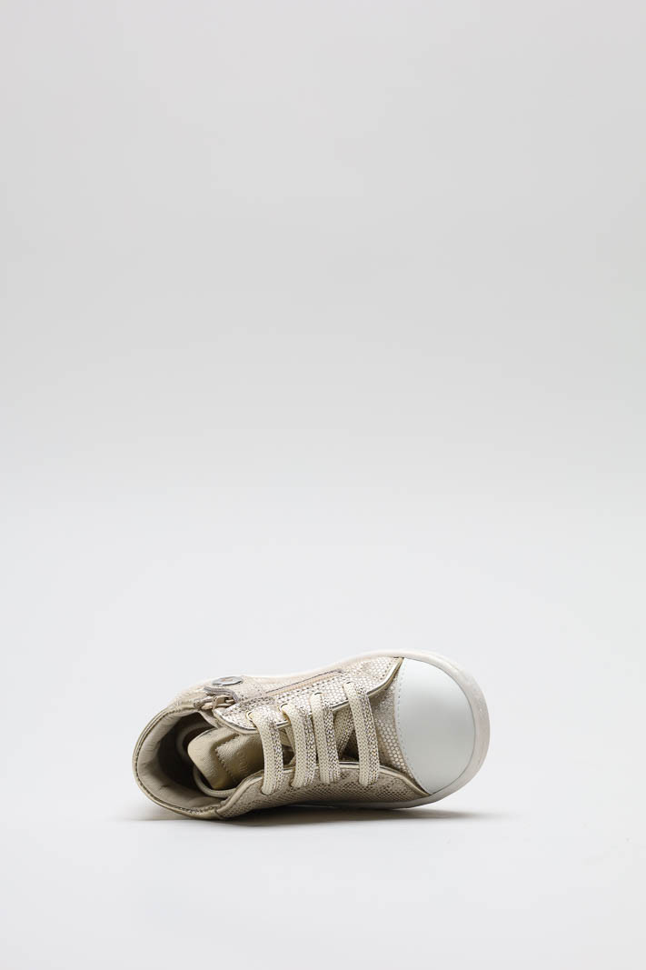 zoom in on Goud Sneaker image Goud Sneaker image