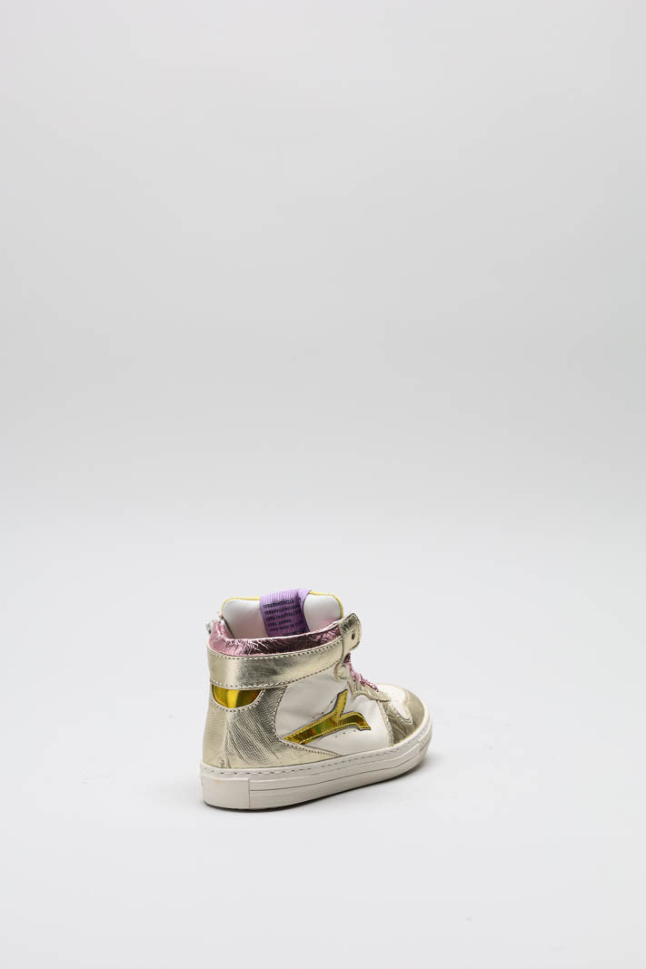 zoom in on Goud Sneaker image Goud Sneaker image