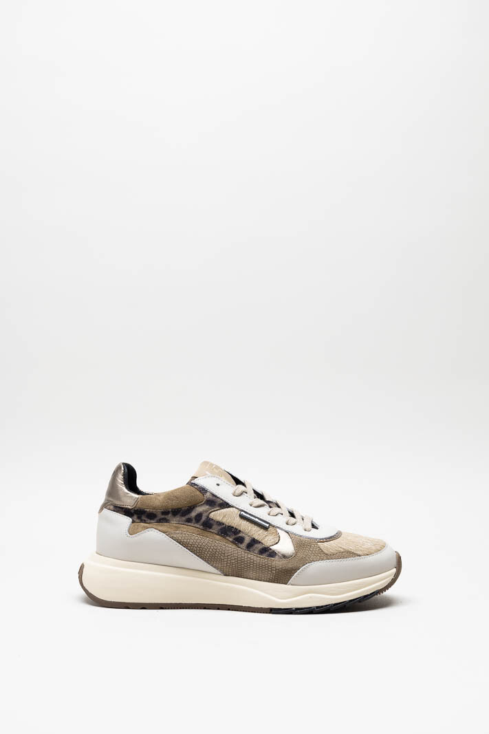 Beige Sneaker