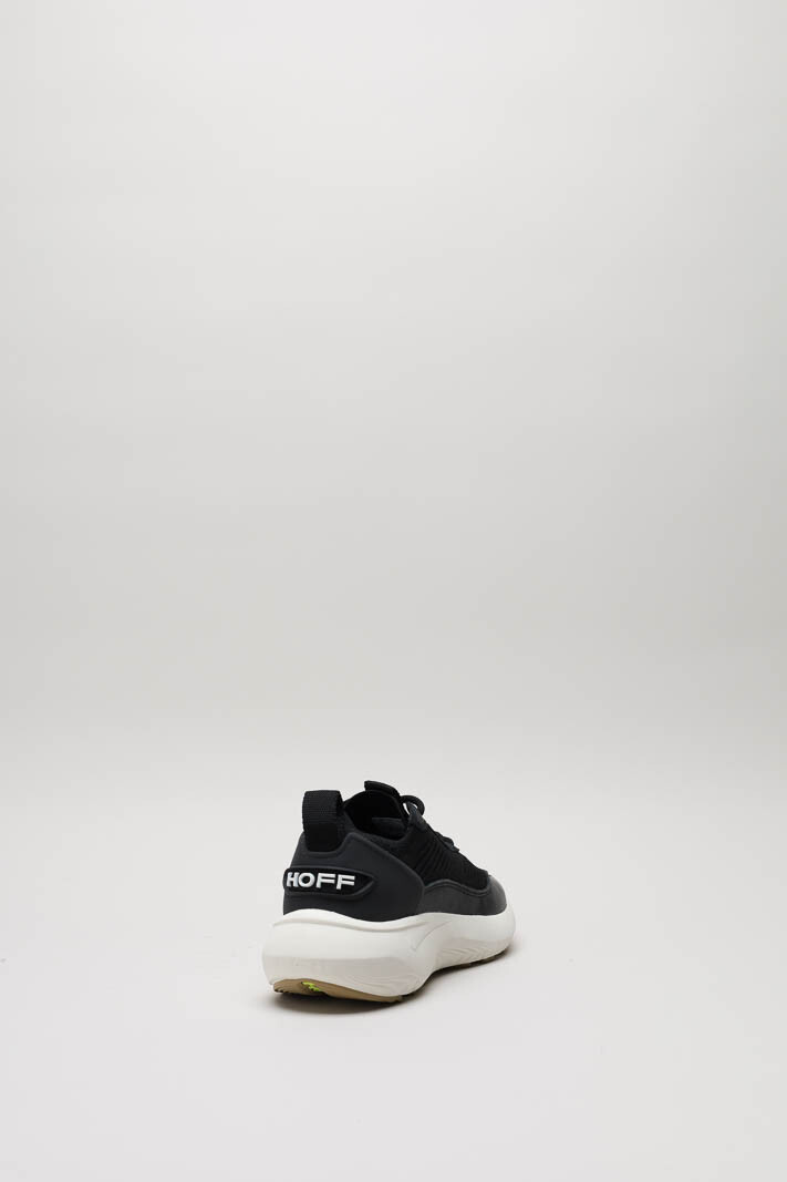 zoom in on Zwart Sneaker image Zwart Sneaker image