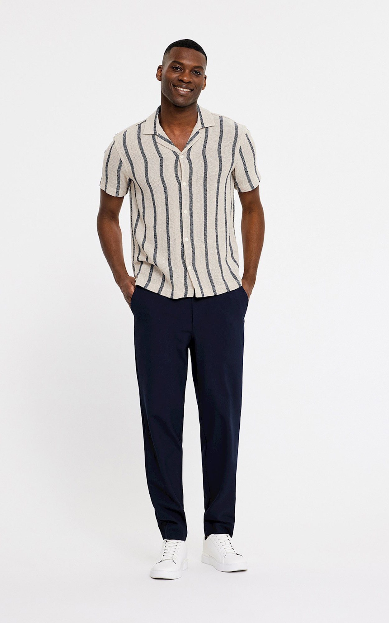zoom in on Blauw Broek image Blauw Broek image