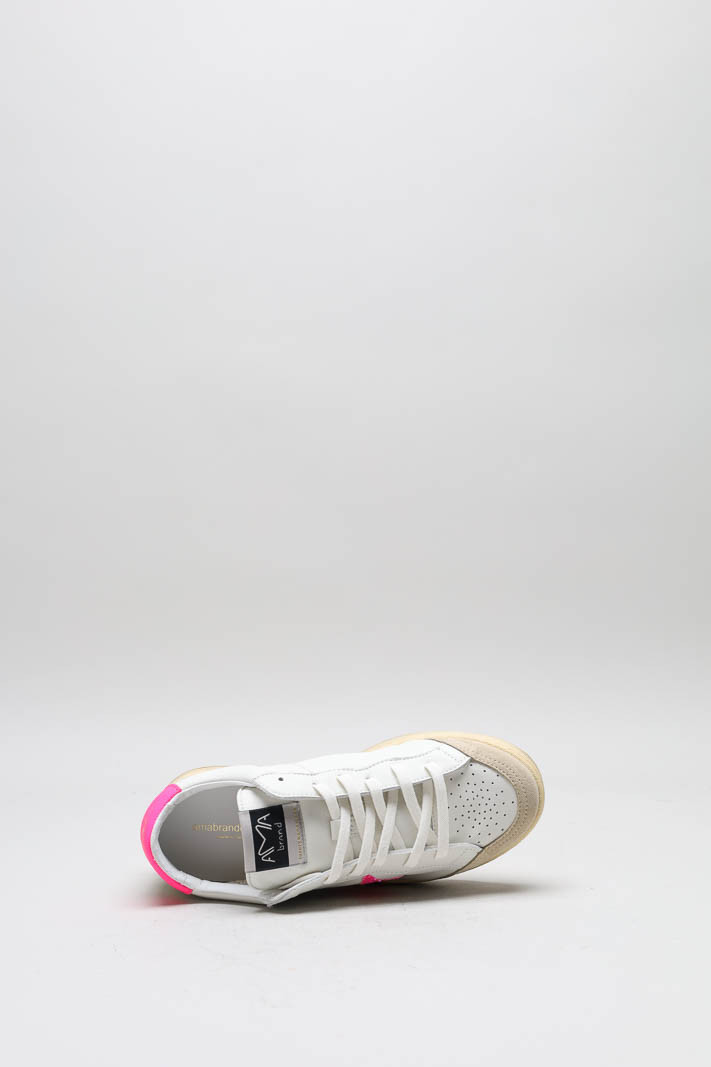 zoom in on Wit Sneaker image Wit Sneaker image