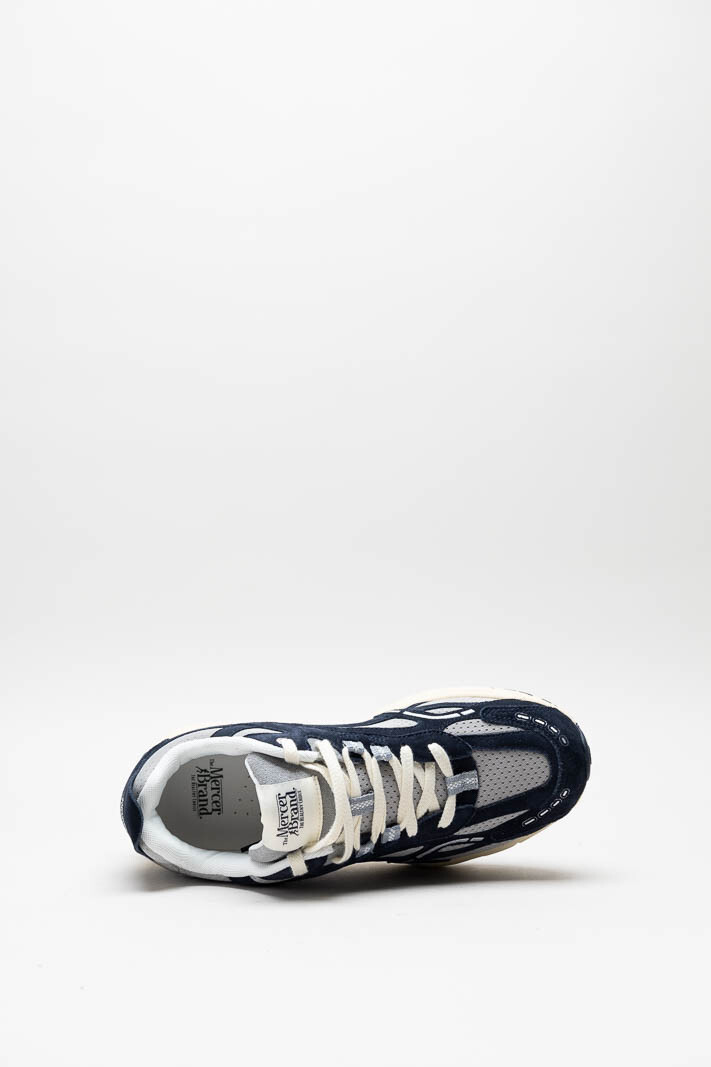 zoom in on Donkerblauw Sneaker image Donkerblauw Sneaker image