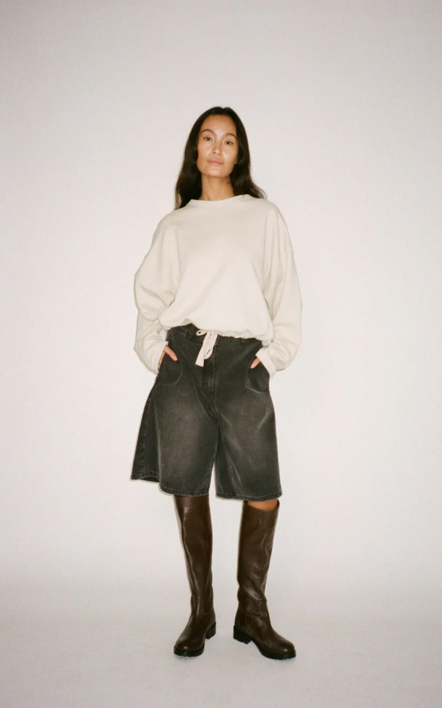 zoom in on Beige Sweater/trui image Beige Sweater/trui image