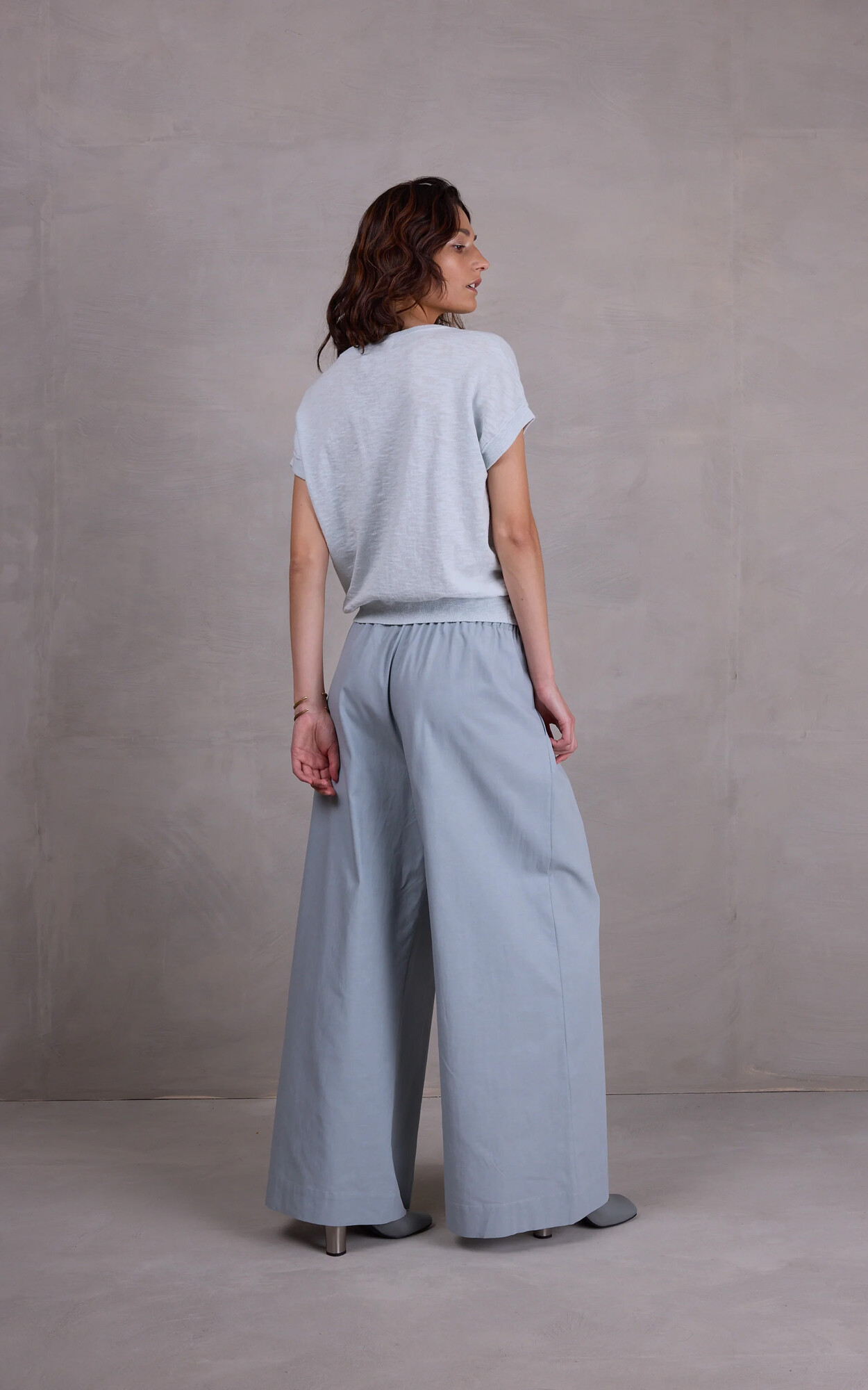 zoom in on Lichtblauw Broek image Lichtblauw Broek image