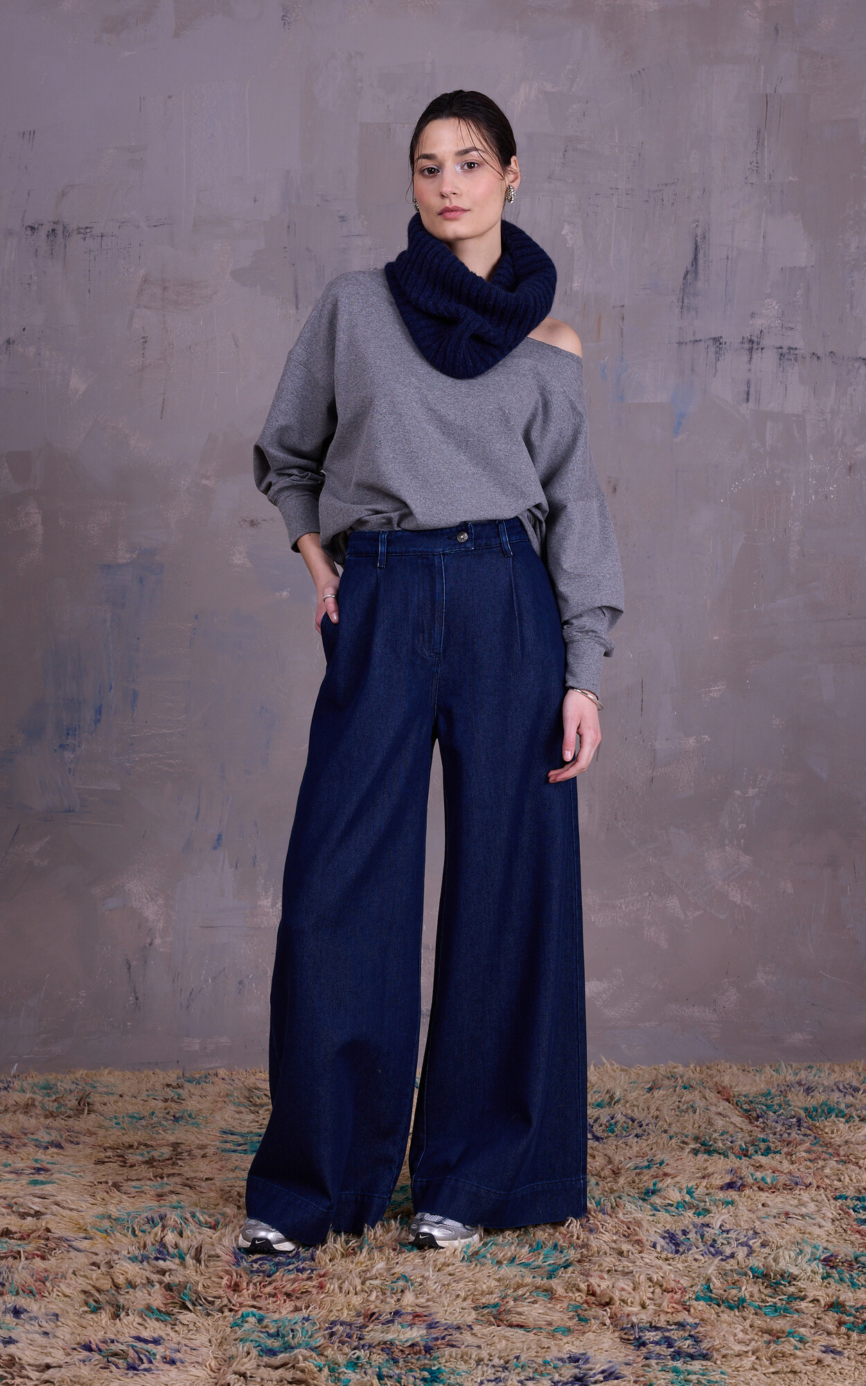 zoom in on Jeans Broek image Jeans Broek image
