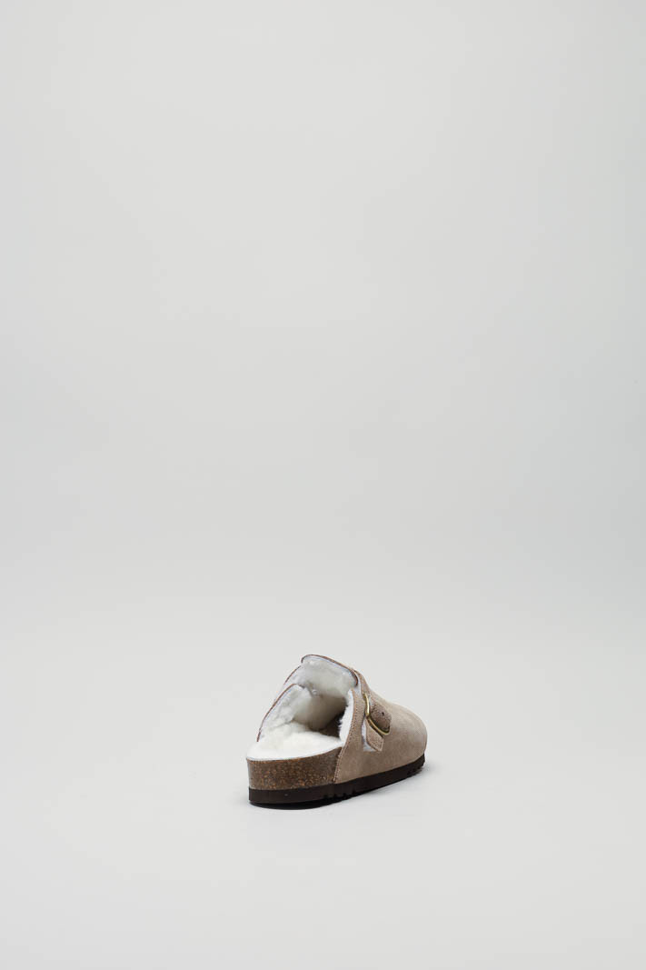 zoom in on Taupe Pantoffel image Taupe Pantoffel image