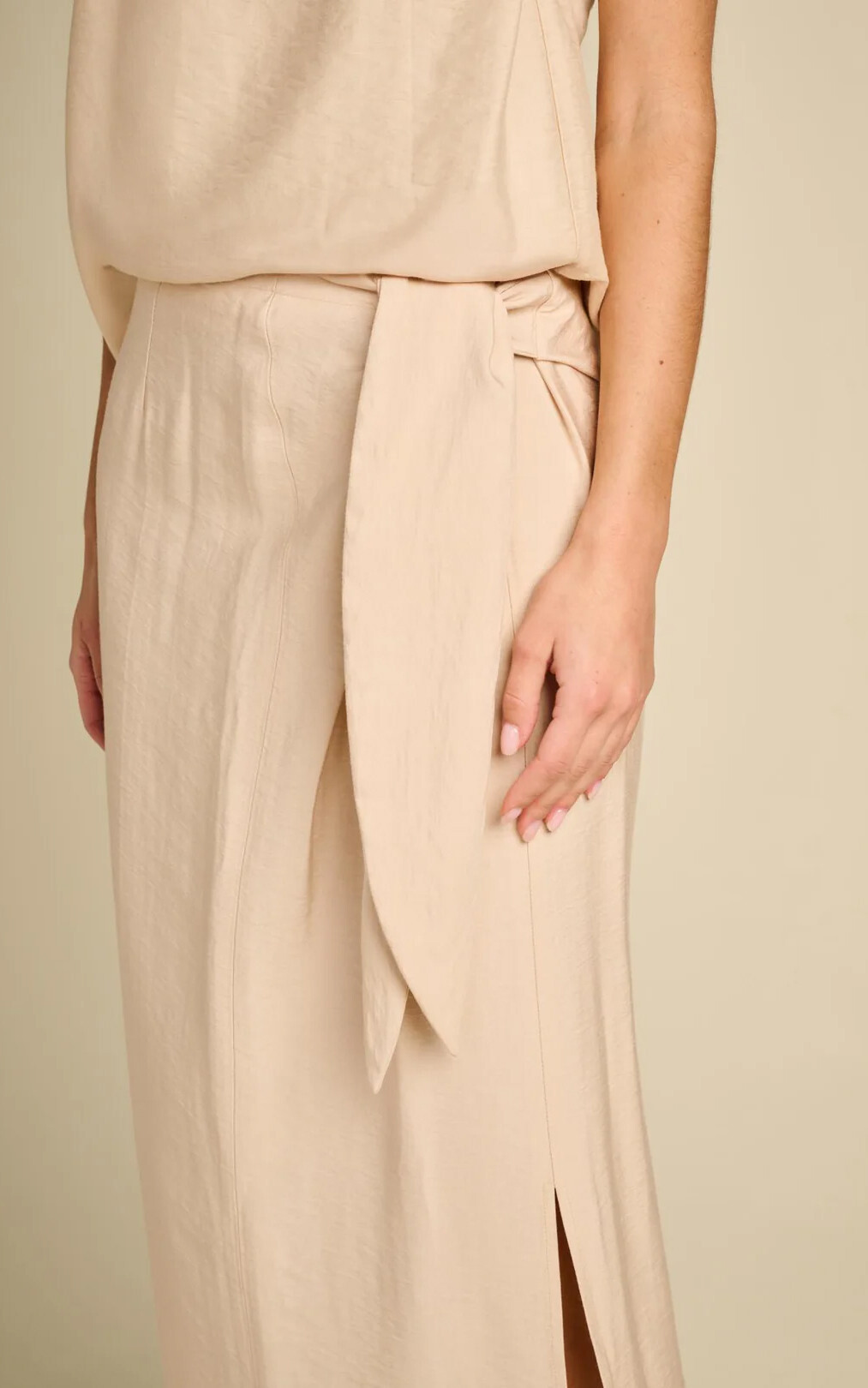 Beige Rok image