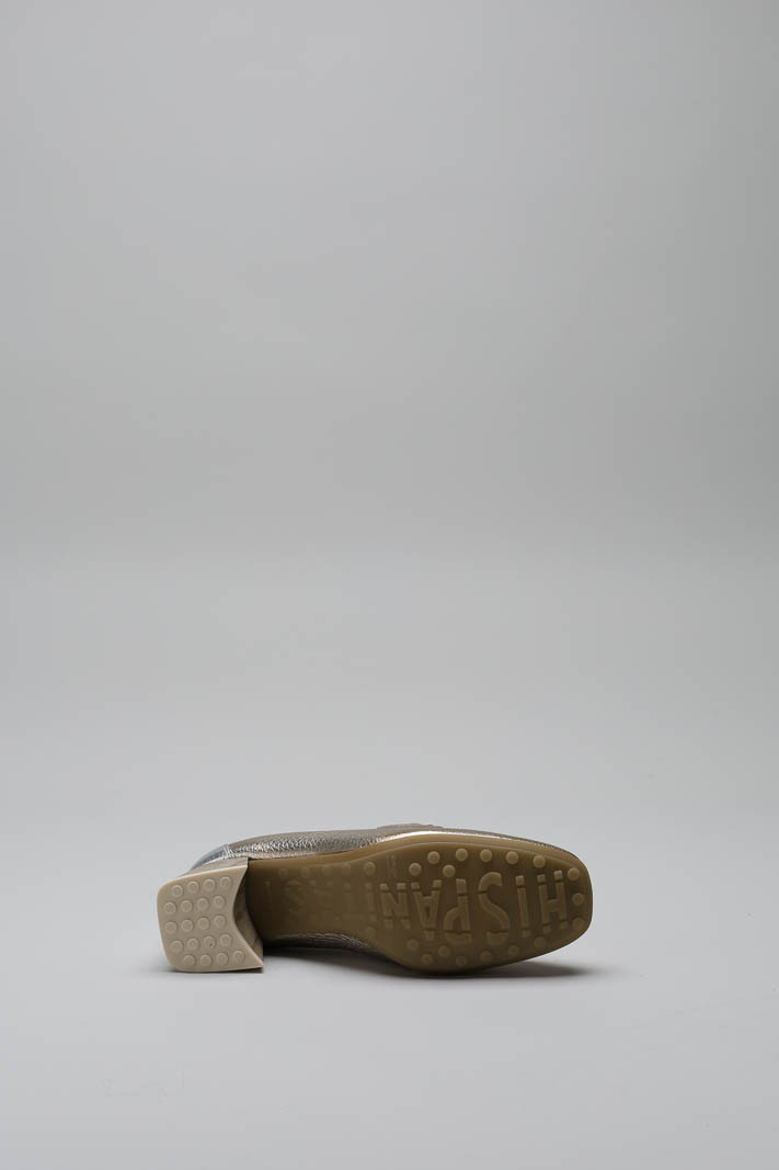 zoom in on Goud Mocassin hak image Goud Mocassin hak image