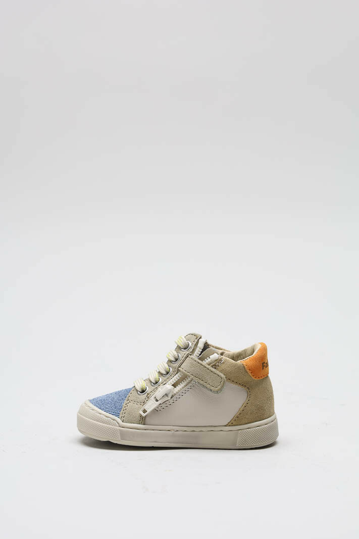zoom in on Kaki Sneaker image Kaki Sneaker image