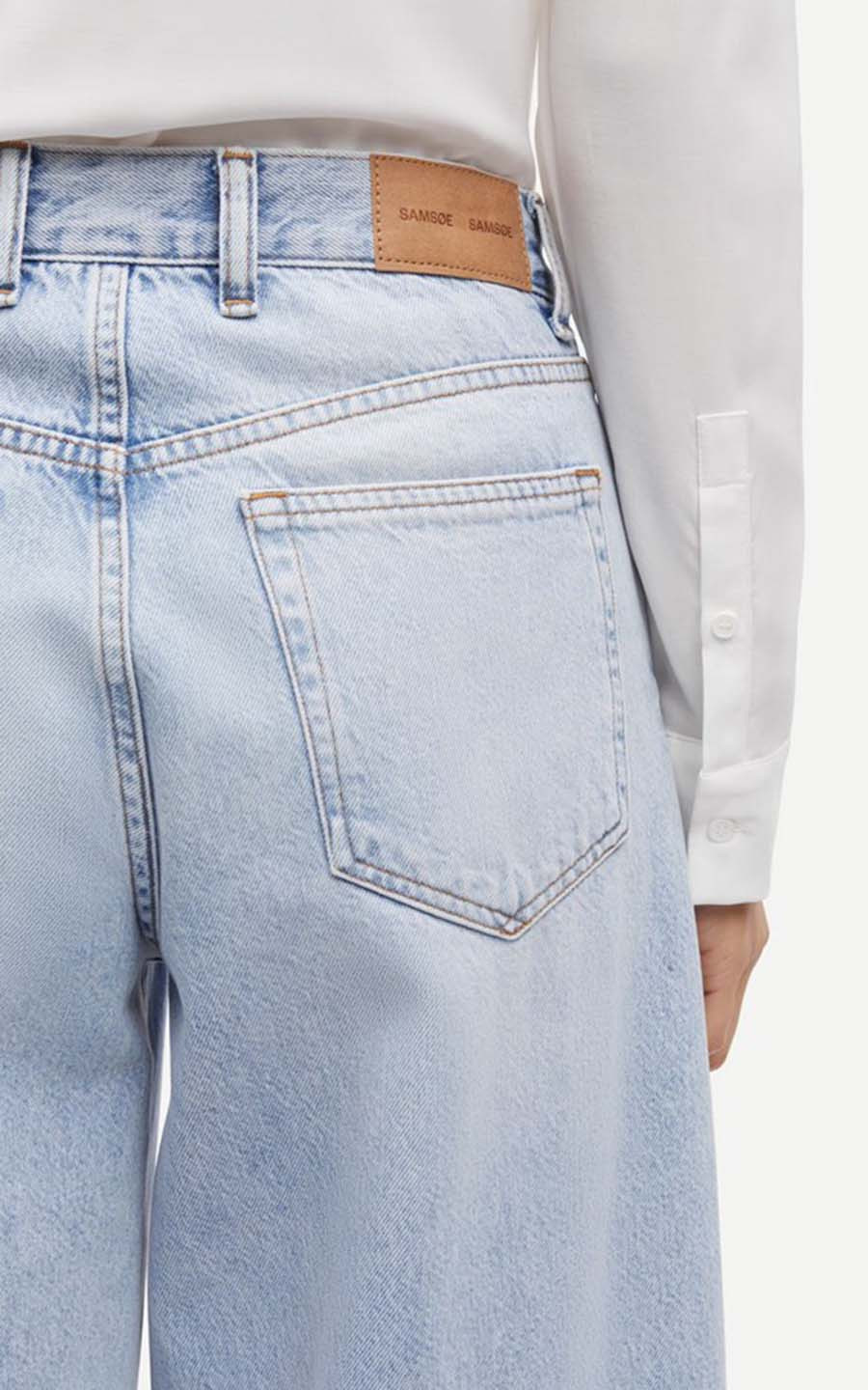 zoom in on Jeans Broek image Jeans Broek image