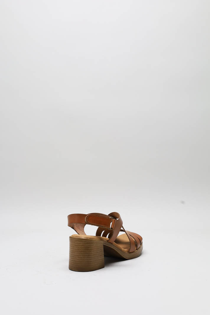 zoom in on Cognac Sandaal hak image Cognac Sandaal hak image