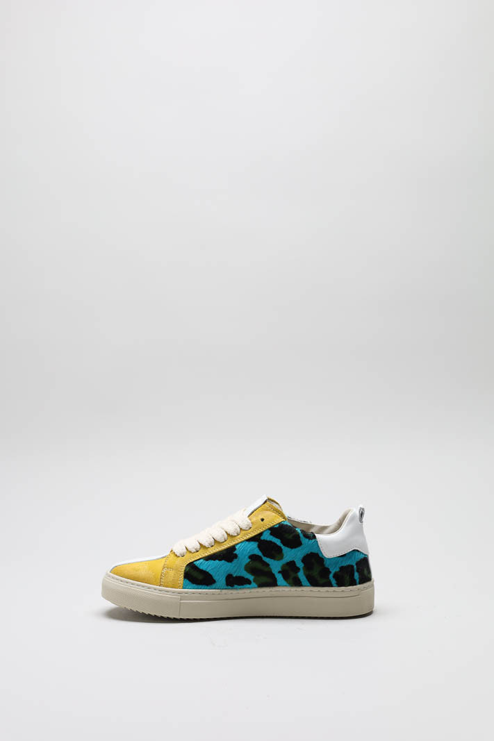 zoom in on Blauw Sneaker image Blauw Sneaker image