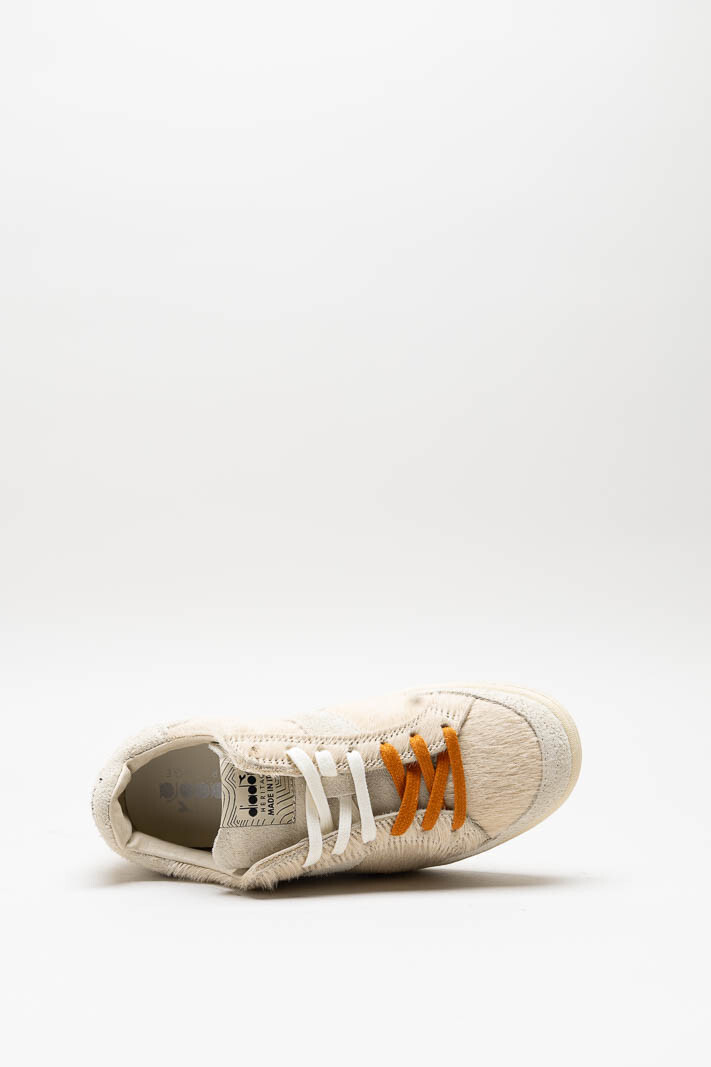 Beige Sneaker image