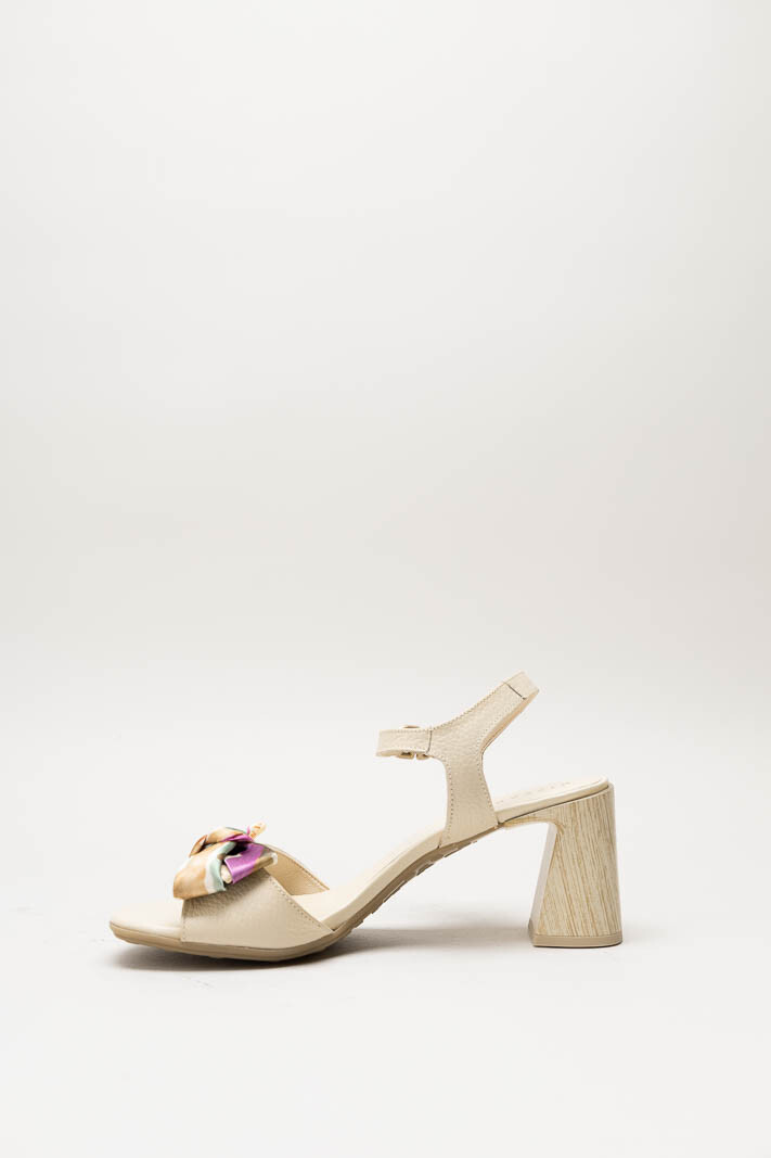 Ecru Sandaal hak image