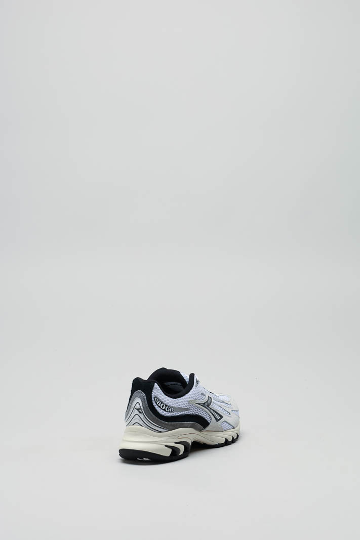 zoom in on Wit Sneaker image Wit Sneaker image
