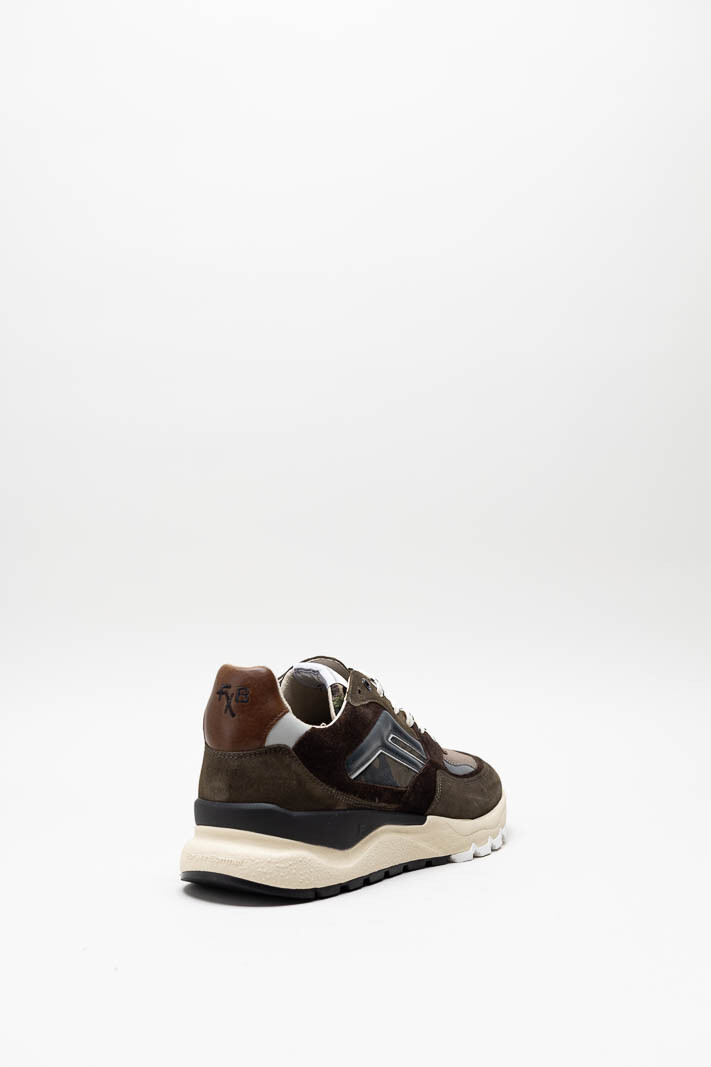 Bruin Sneaker image