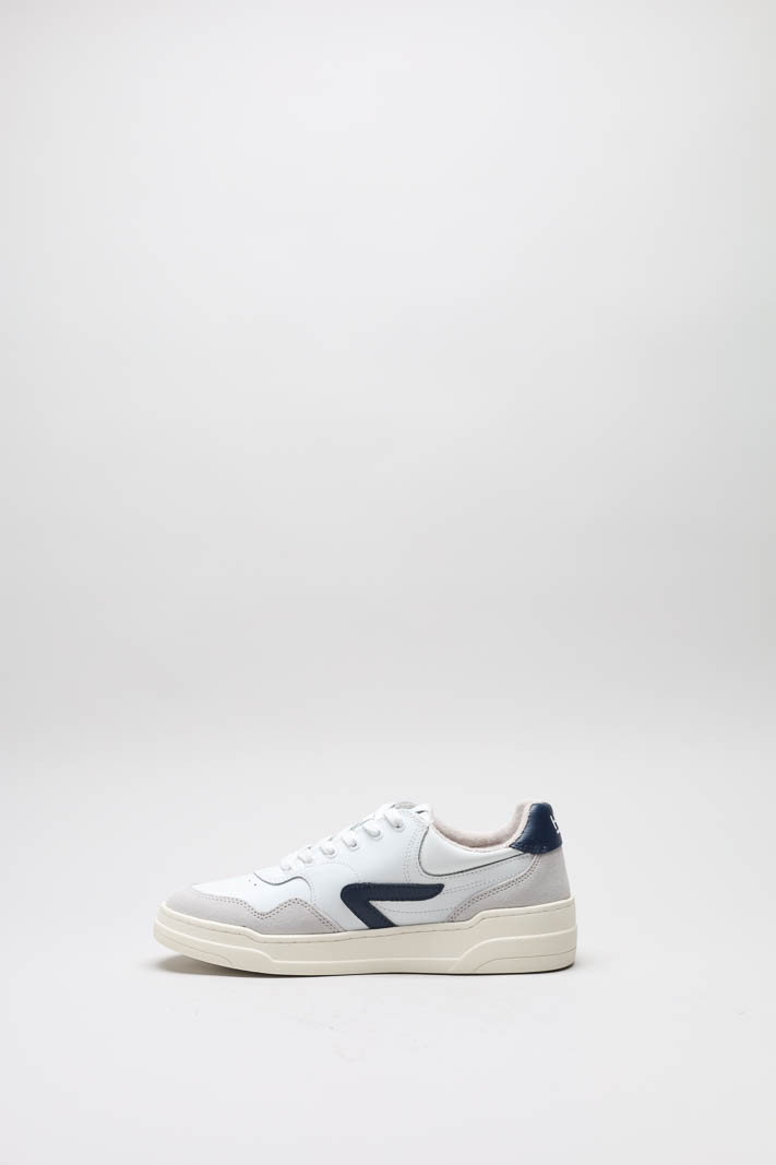 zoom in on Wit Sneaker image Wit Sneaker image
