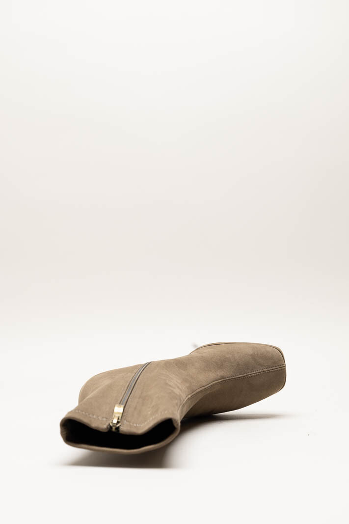 Taupe Enkellaars hak image