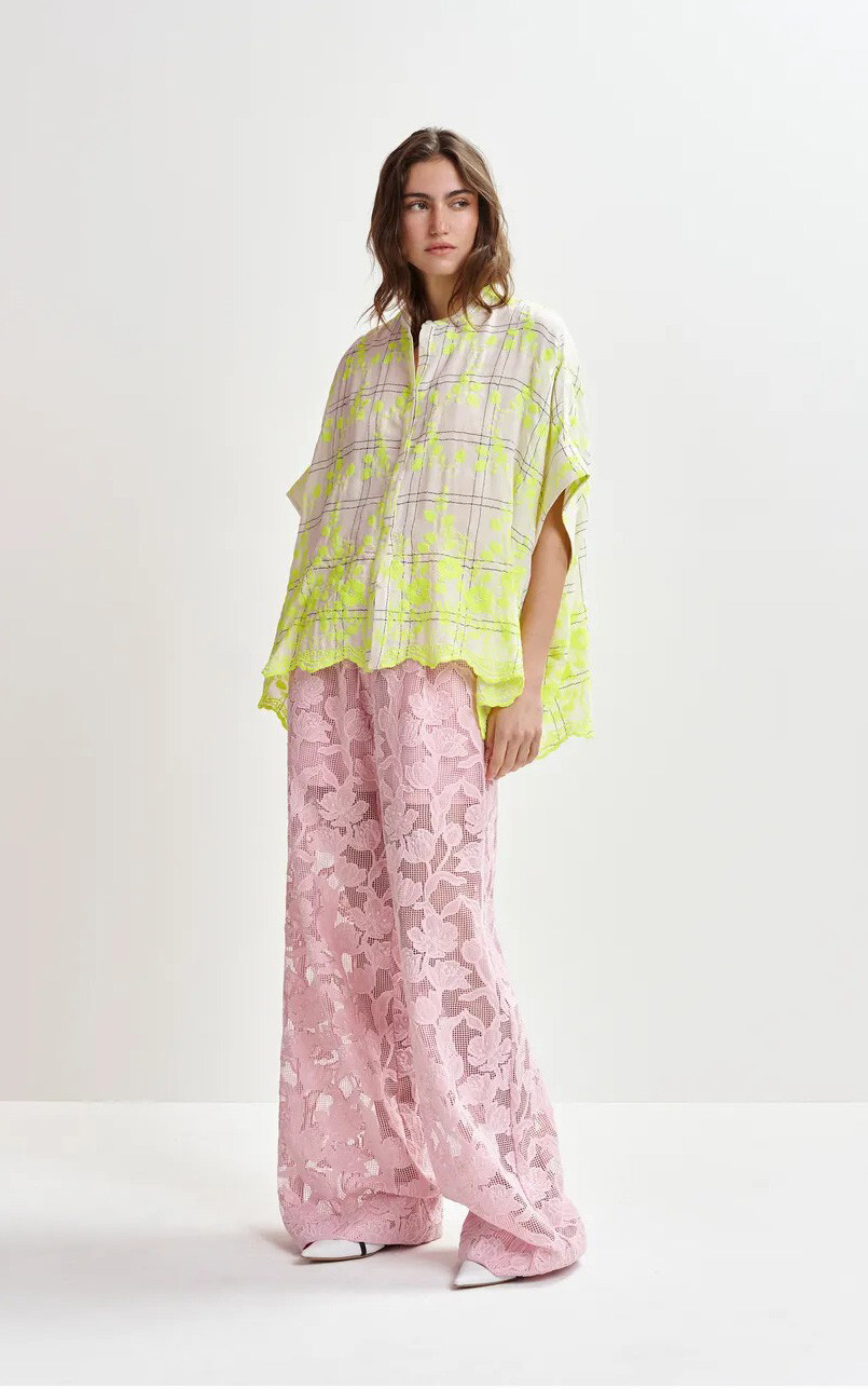 zoom in on Geel Blouse image Geel Blouse image