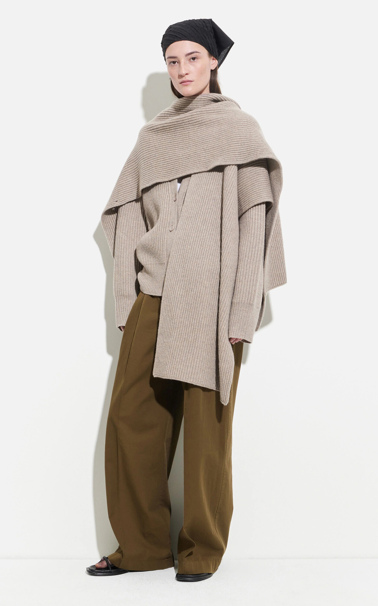 zoom in on Beige Sjaals image Beige Sjaals image
