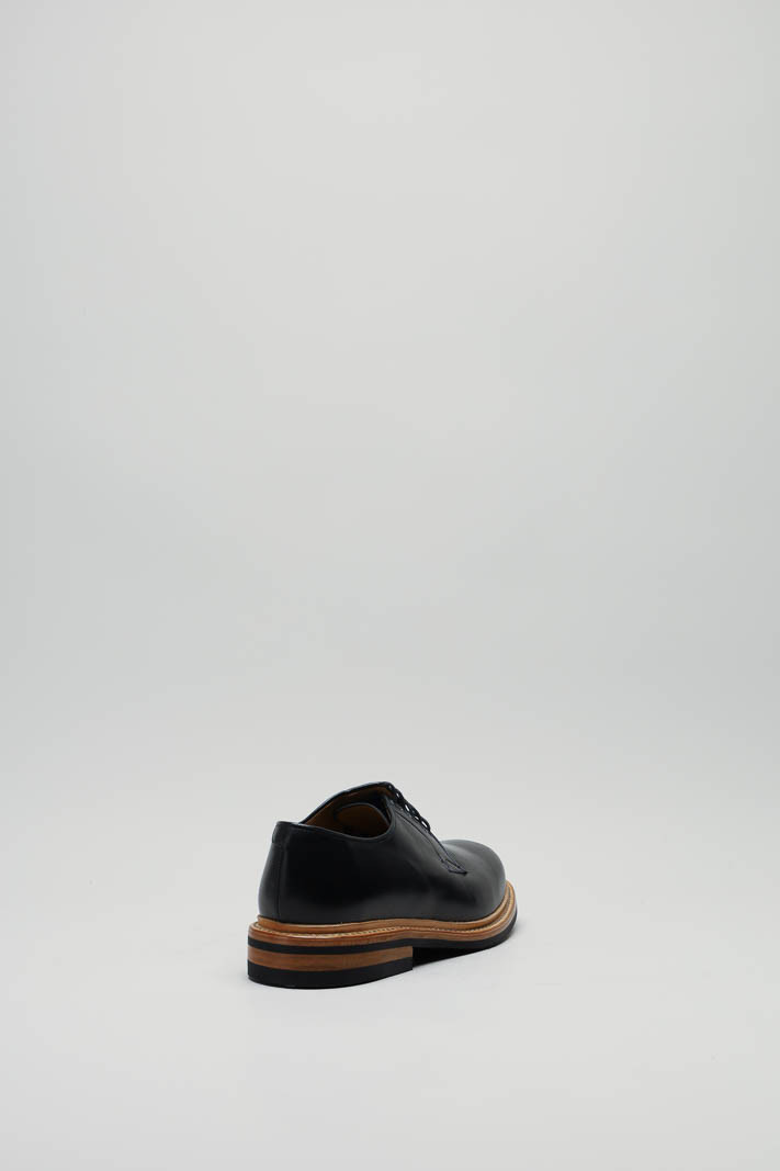 zoom in on Zwart Veterschoen image Zwart Veterschoen image