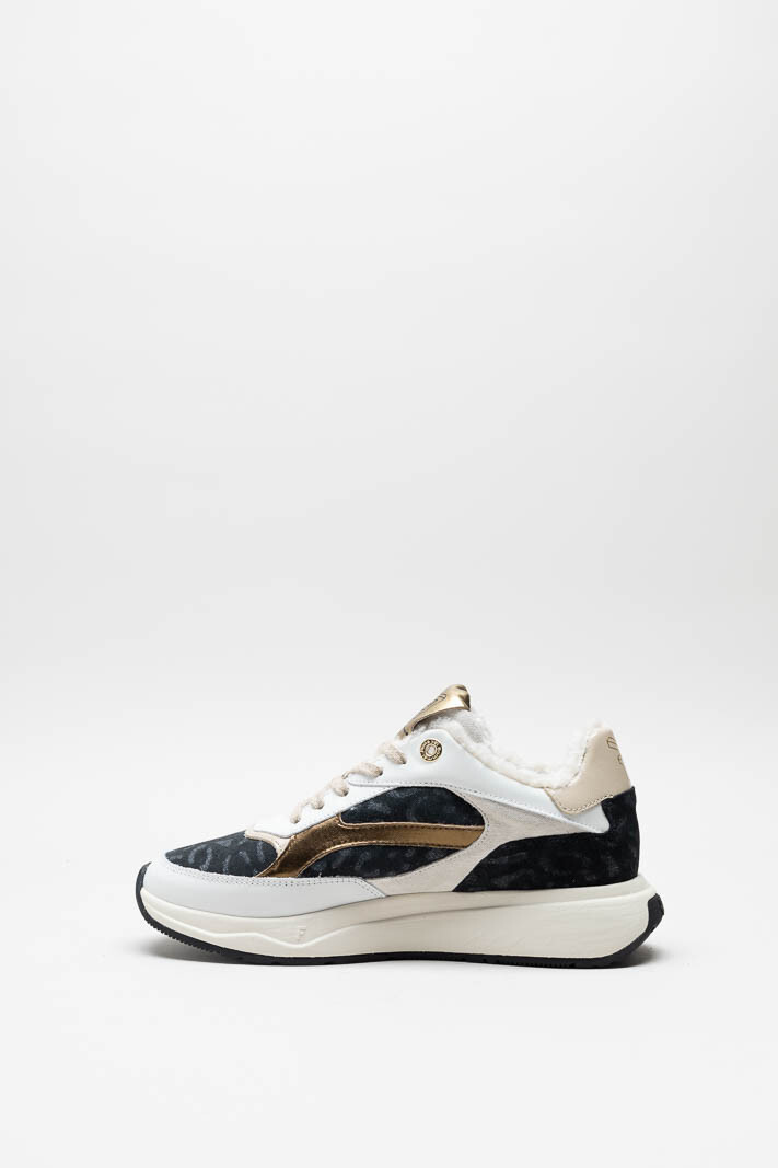 zoom in on Wit Sneaker image Wit Sneaker image