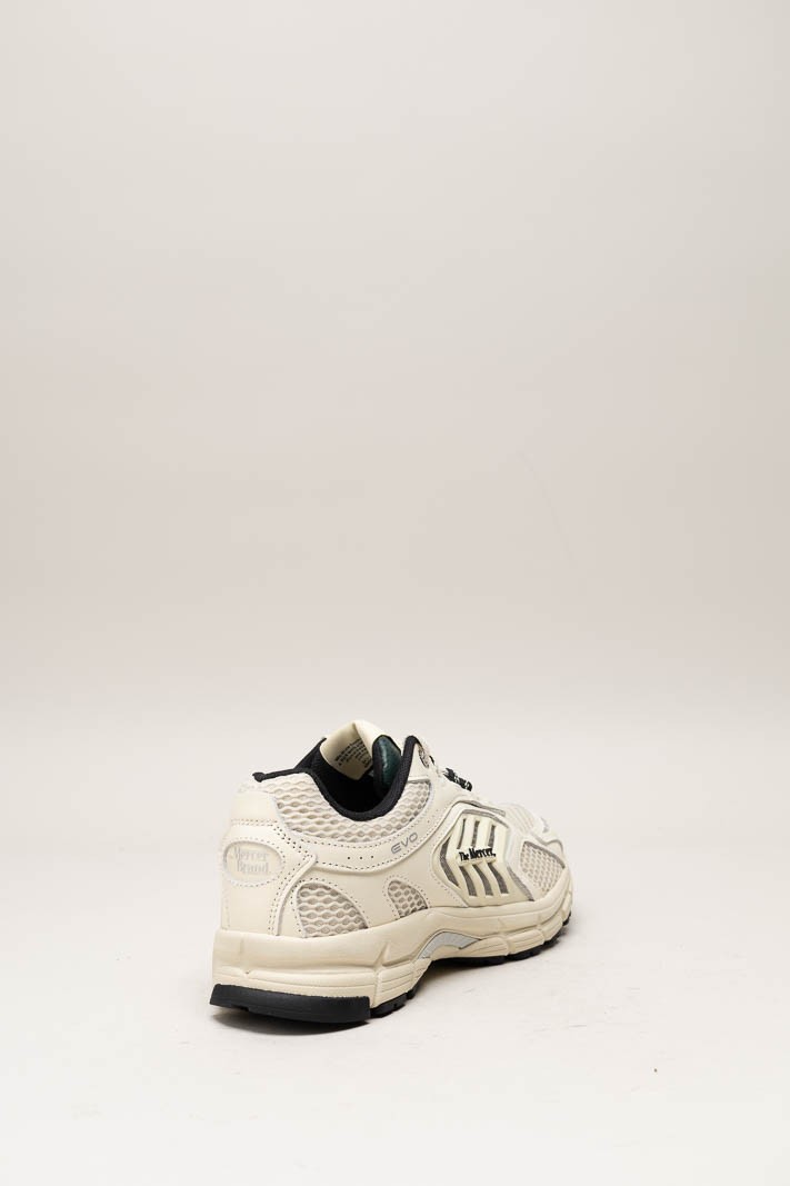 Beige Sneaker image