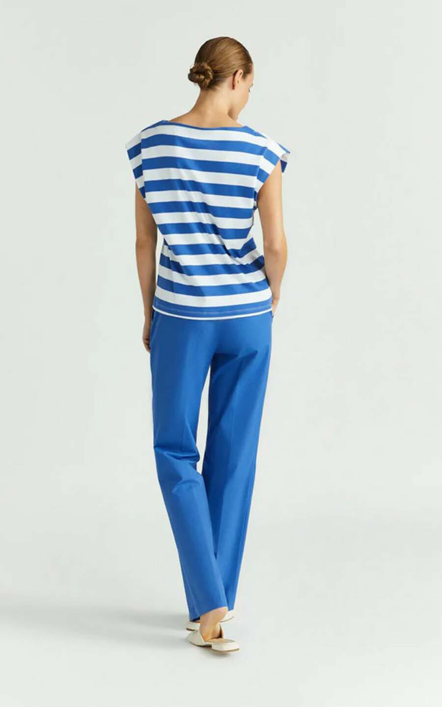 zoom in on Blauw Broek image Blauw Broek image