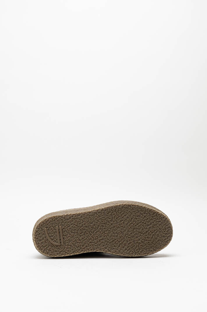 zoom in on Bruin Sneaker image Bruin Sneaker image