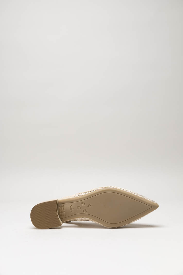 Beige Ballerina image