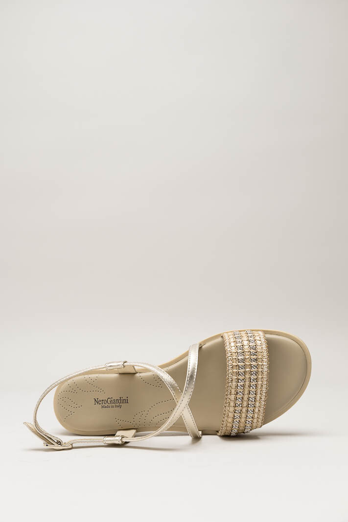 Goud Sandaal plat image