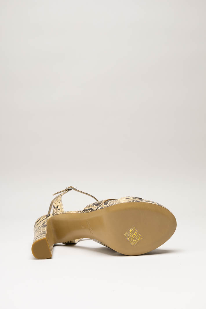 Beige Sandaal hak image