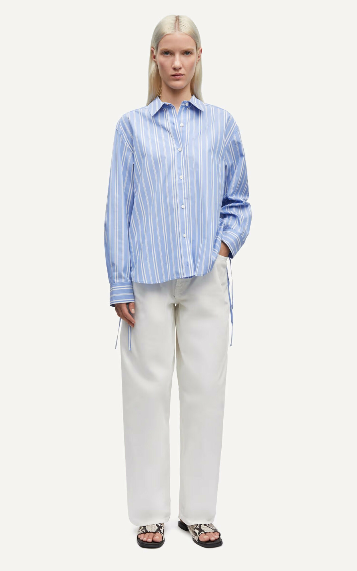 zoom in on Blauw Hemd image Blauw Hemd image