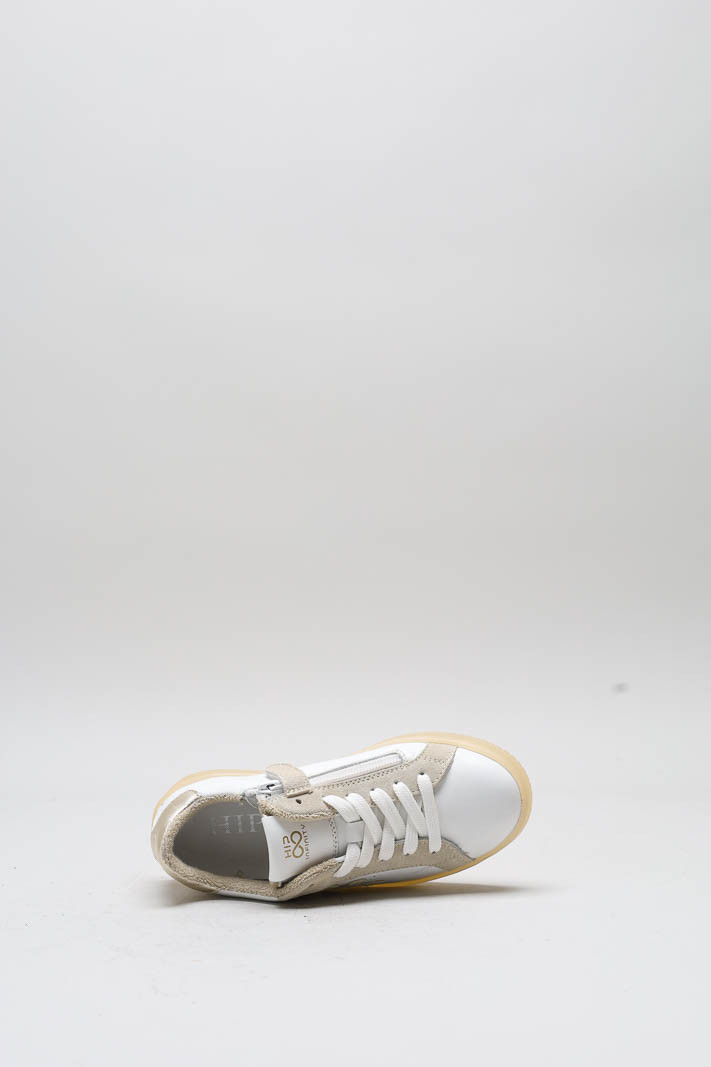 zoom in on Wit Sneaker image Wit Sneaker image