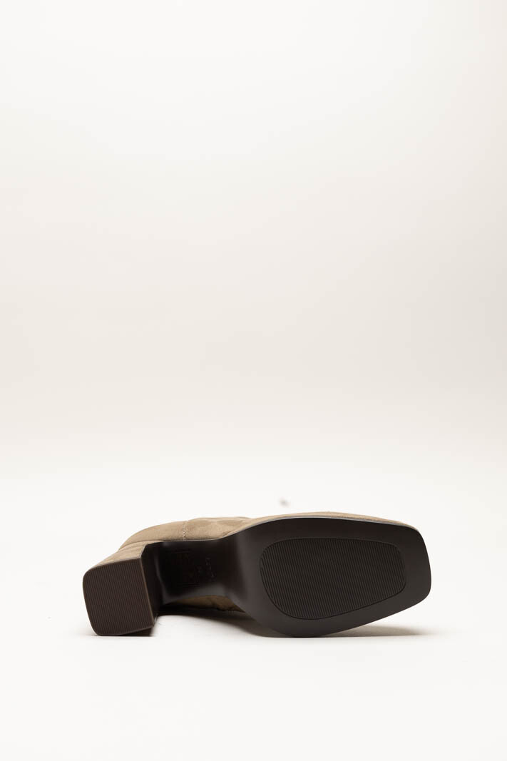 Taupe Enkellaars hak image