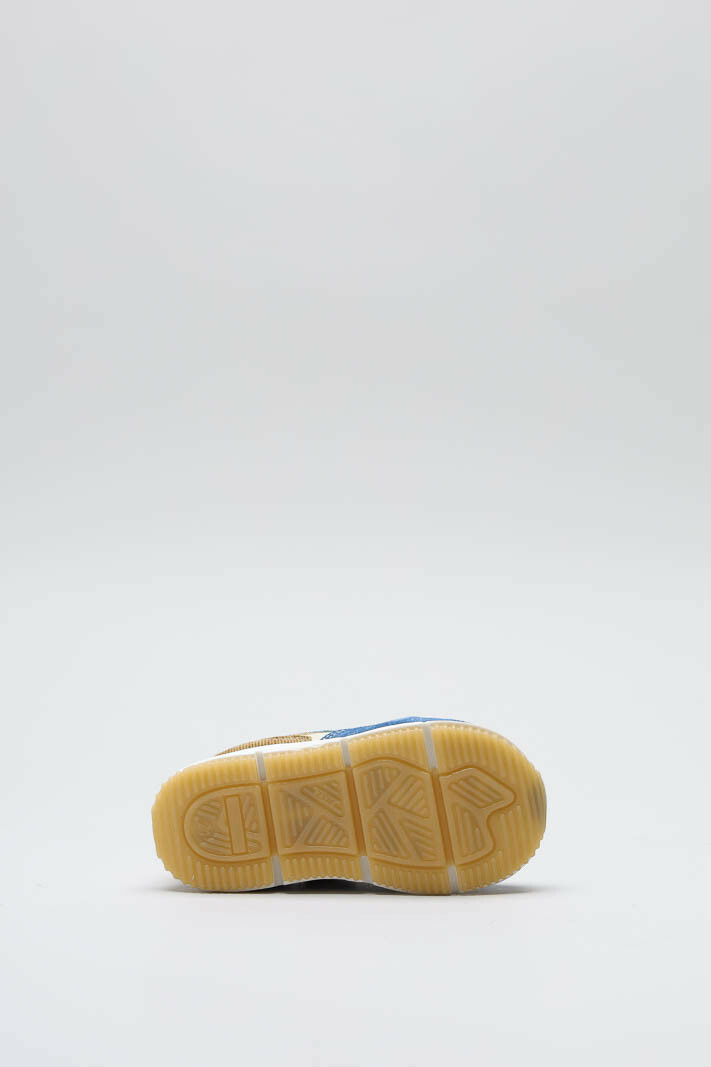 zoom in on Blauw Sneaker image Blauw Sneaker image