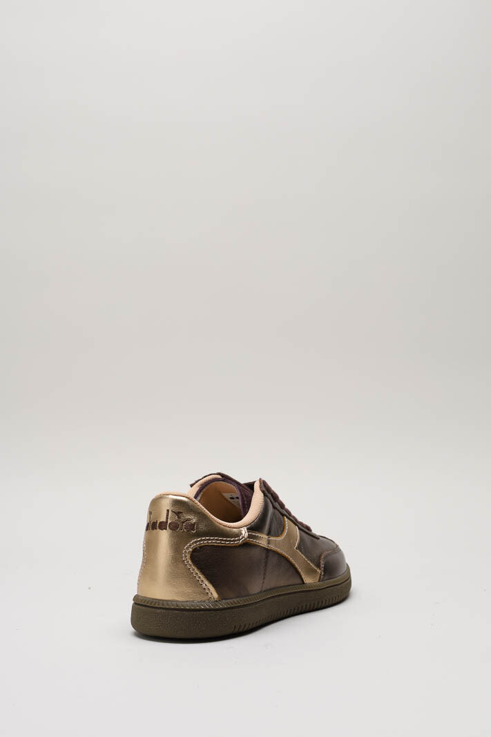 zoom in on Brons Sneaker image Brons Sneaker image