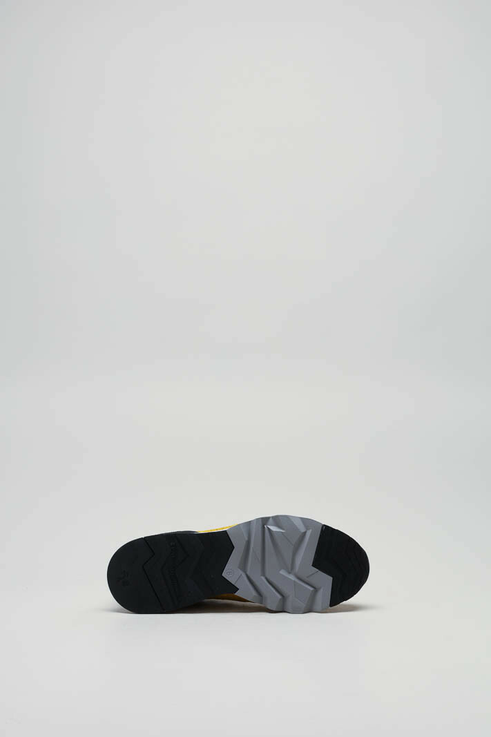 zoom in on Geel Sneaker image Geel Sneaker image