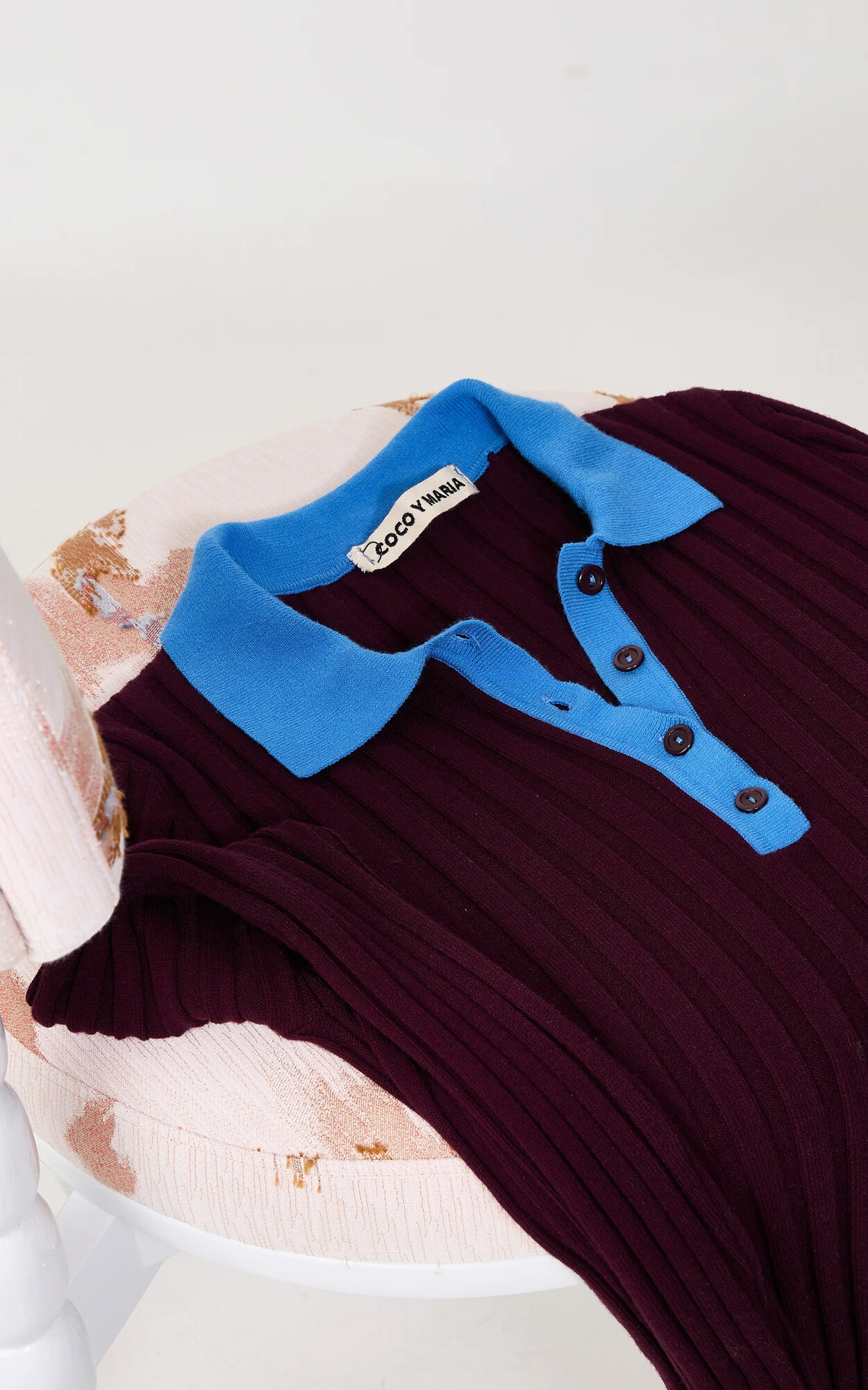 zoom in on Aubergine Sweater/trui image Aubergine Sweater/trui image