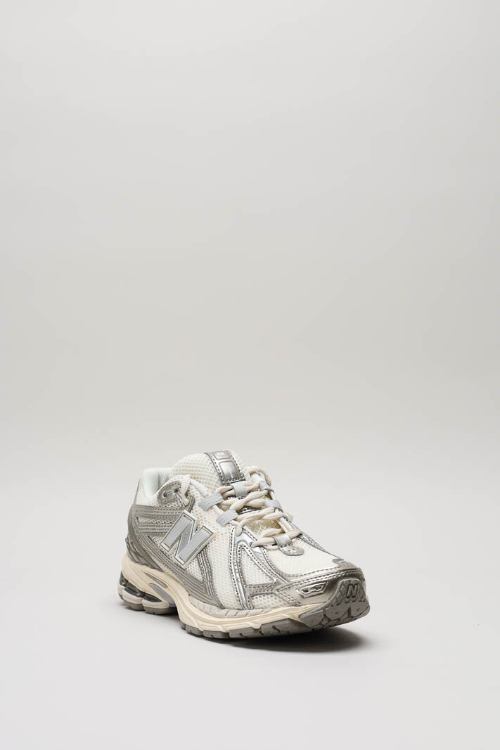 Ecru Sneaker