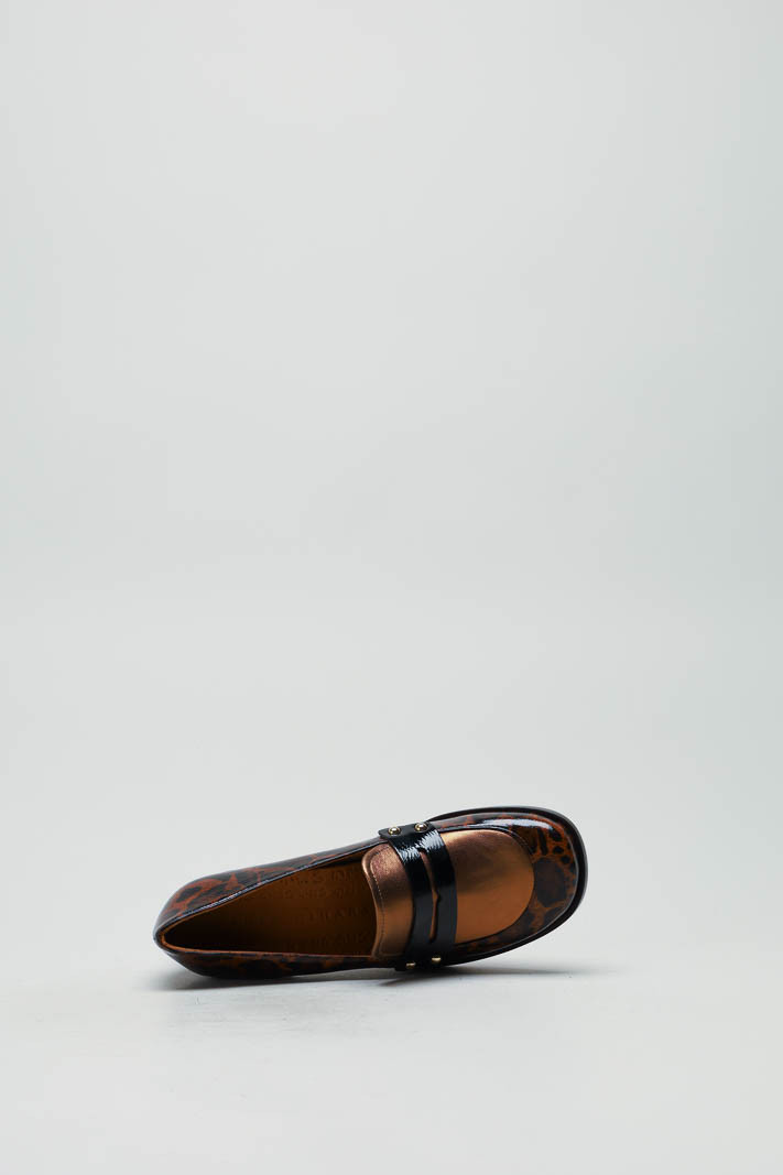 zoom in on Bruin Mocassin hak image Bruin Mocassin hak image