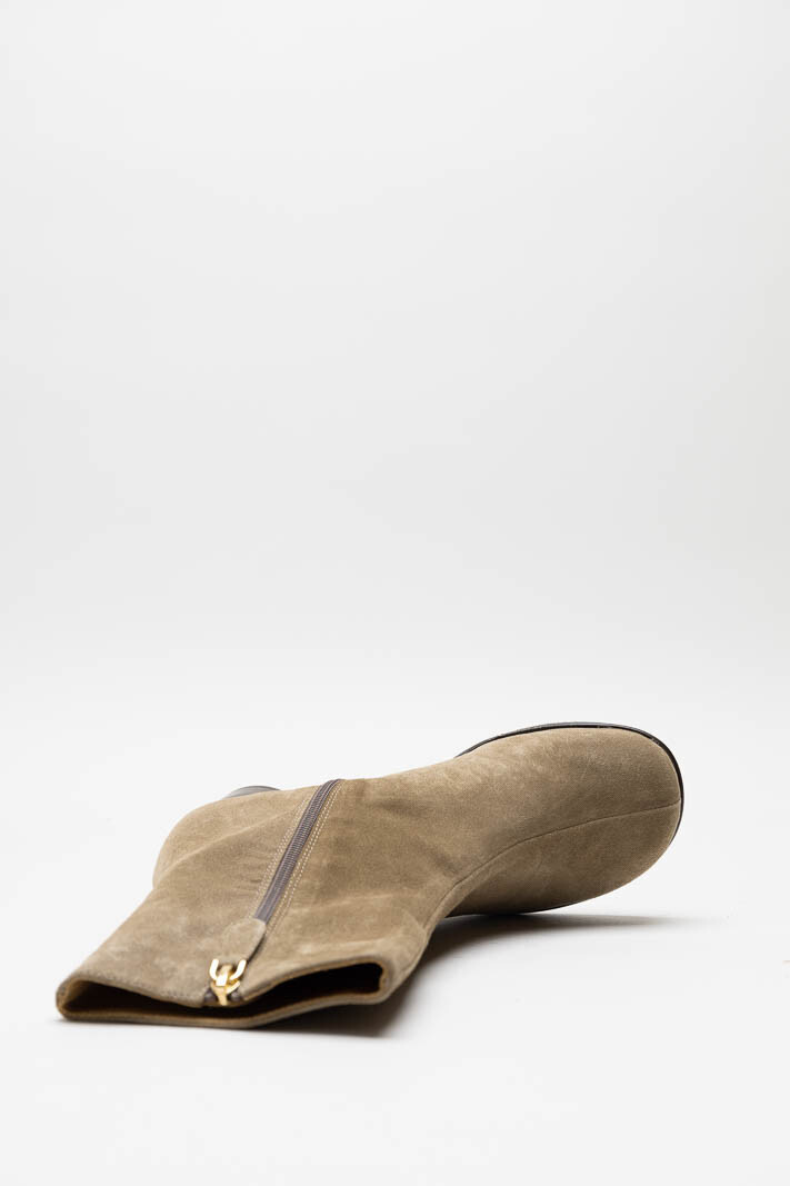 zoom in on Beige Enkellaars hak image Beige Enkellaars hak image