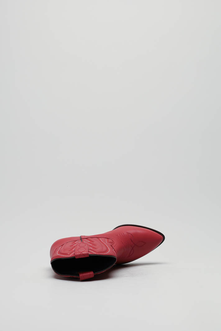zoom in on Rood Enkellaars hak image Rood Enkellaars hak image