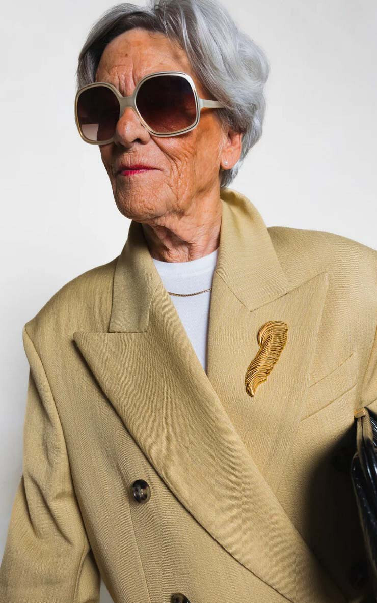 Goud Broche image